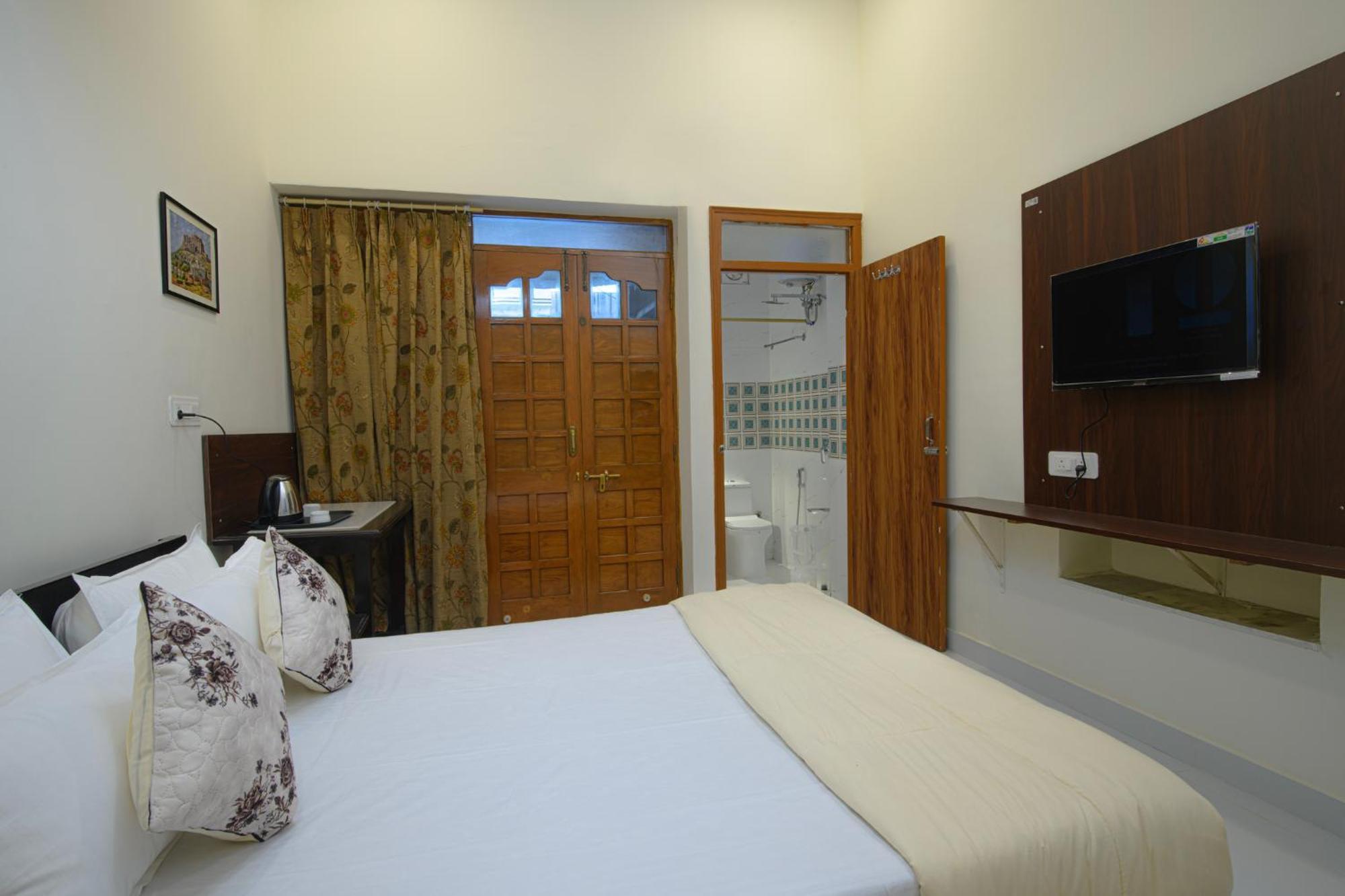 Homestay Sudarshan *