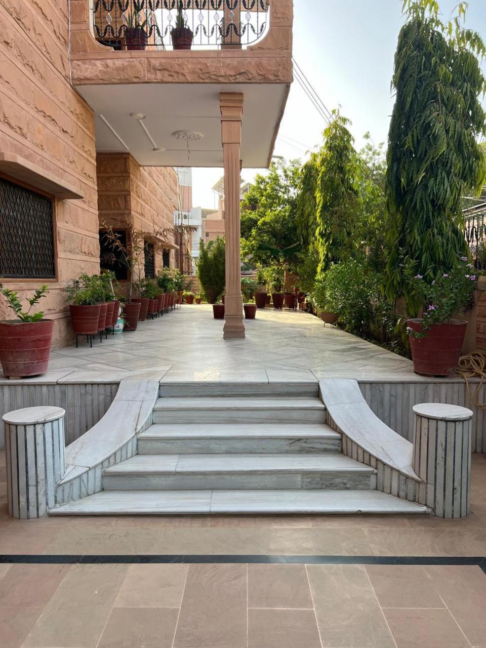 Sudarshan Homestay *